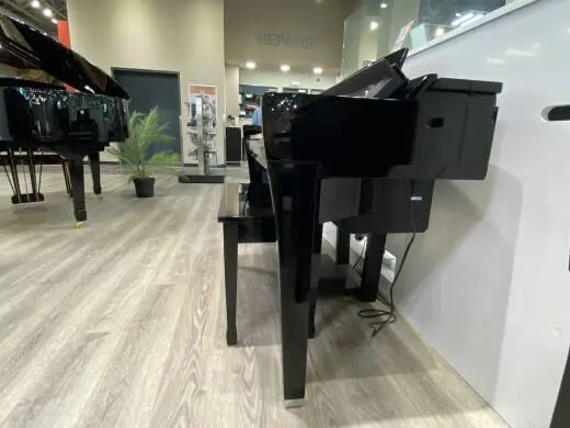 Yamaha Clavinova - Polished Ebony w/Bench 2